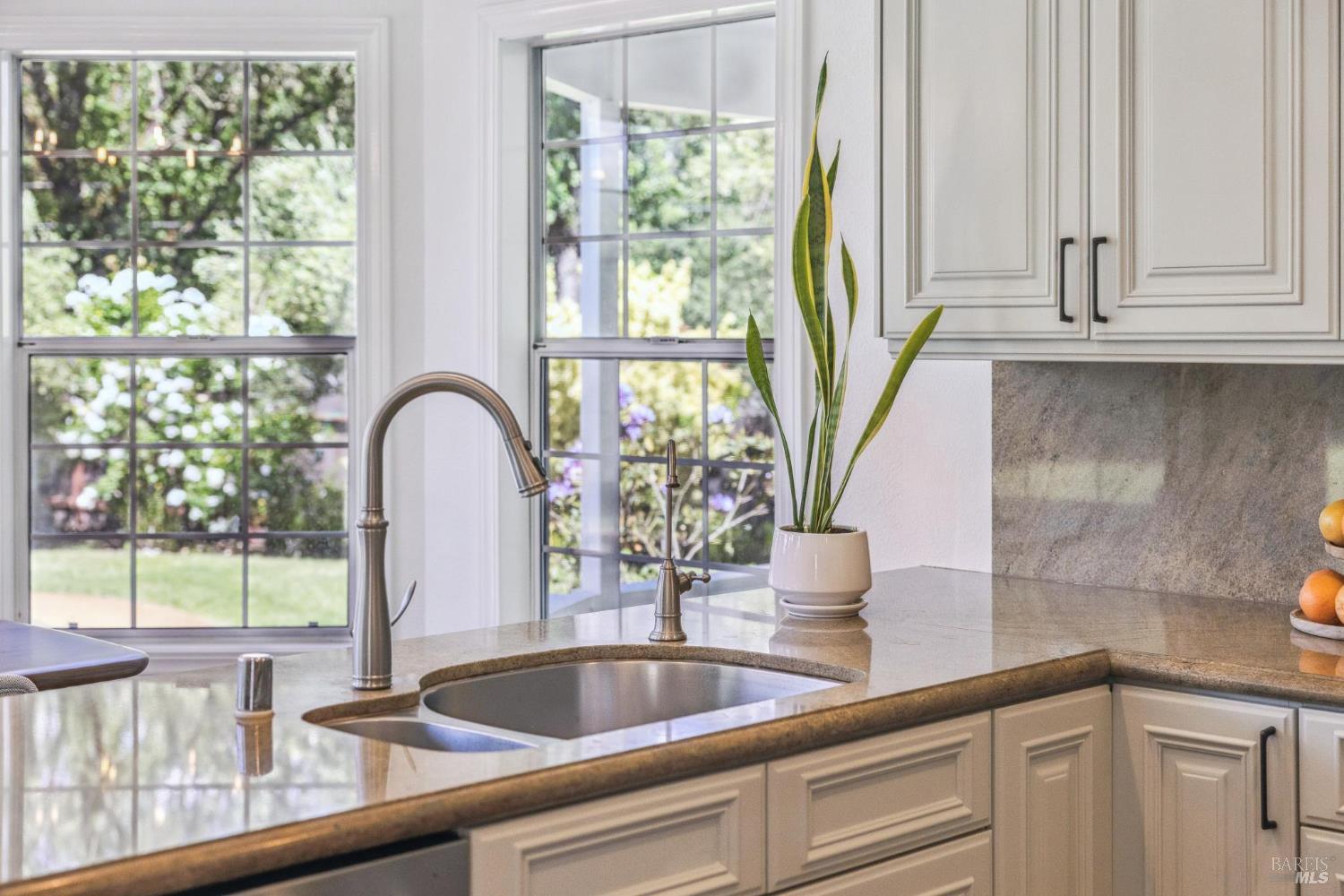 Detail Gallery Image 23 of 98 For 9724 Green Valley Rd, Sebastopol,  CA 95472 - 4 Beds | 3 Baths