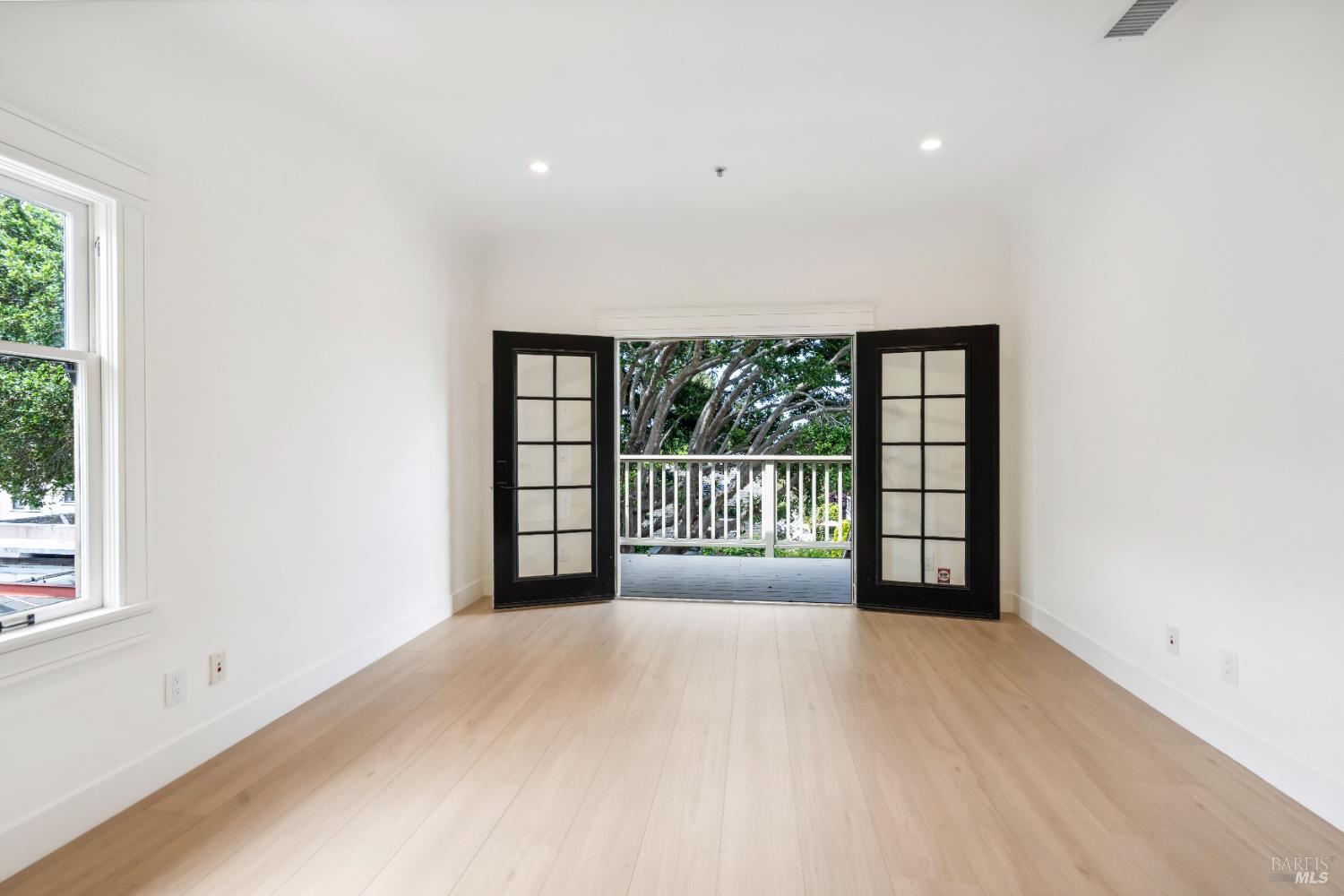 Detail Gallery Image 23 of 35 For 3214 College Ave, Berkeley,  CA 94705 - – Beds | – Baths