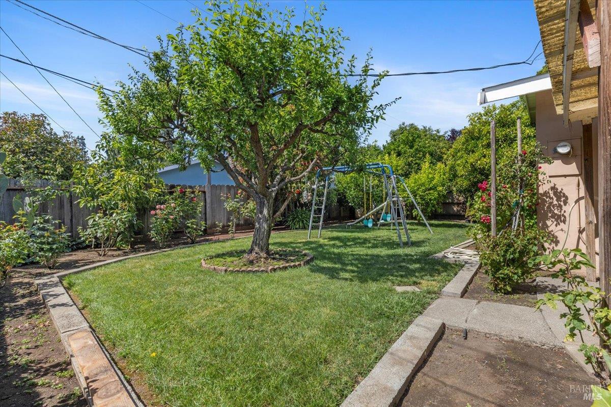 Detail Gallery Image 17 of 24 For 241 Camellia St, Fairfield,  CA 94533 - 3 Beds | 2 Baths