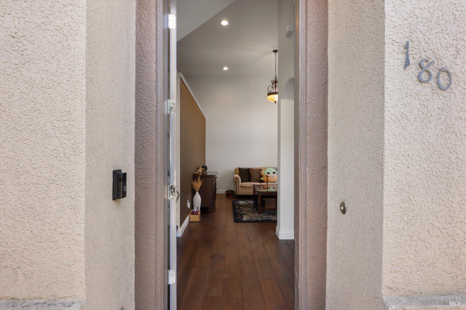 Detail Gallery Image 3 of 34 For 180 San Fernando St, San Pablo,  CA 94806 - 3 Beds | 2/1 Baths