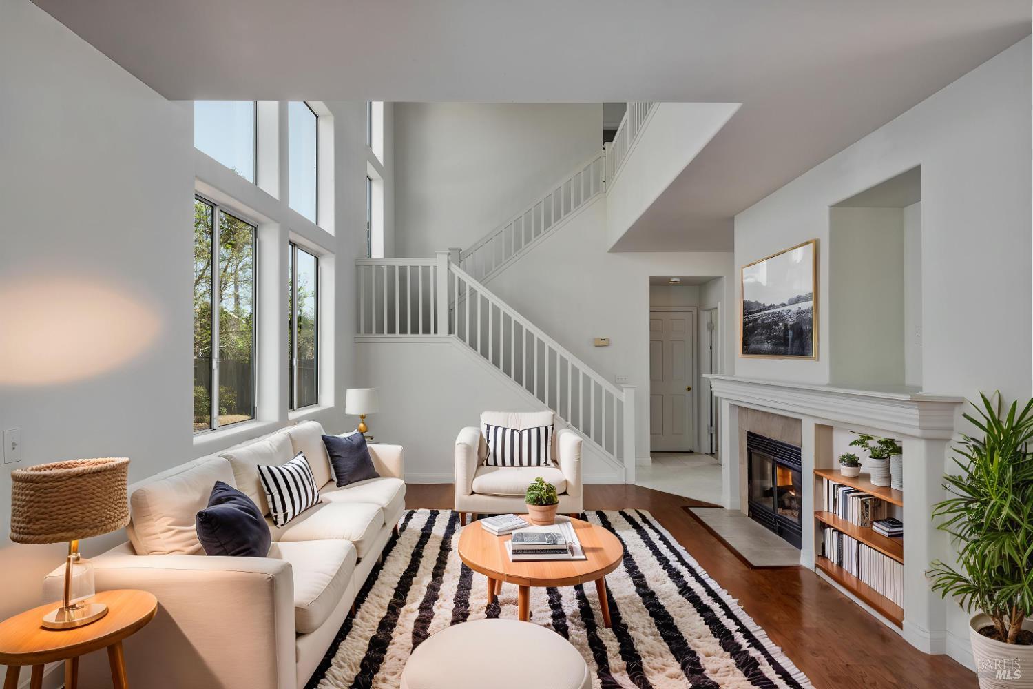 Detail Gallery Image 12 of 37 For 1931 Goldpan Way, Santa Rosa,  CA 95407 - 3 Beds | 2/1 Baths
