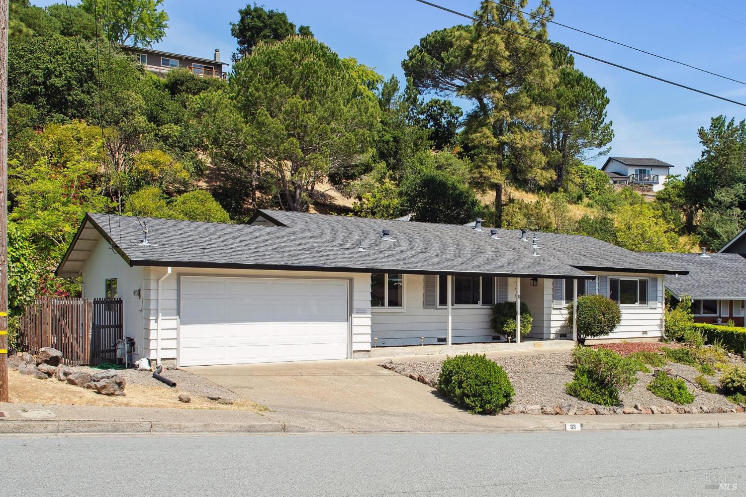 Detail Gallery Image 1 of 31 For 83 Twelveoak Hill Dr, San Rafael,  CA 94903 - 3 Beds | 2 Baths