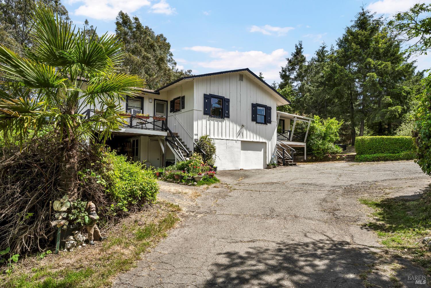 Detail Gallery Image 30 of 66 For 1466 Cooper Rd, Sebastopol,  CA 95472 - 6 Beds | 5/1 Baths