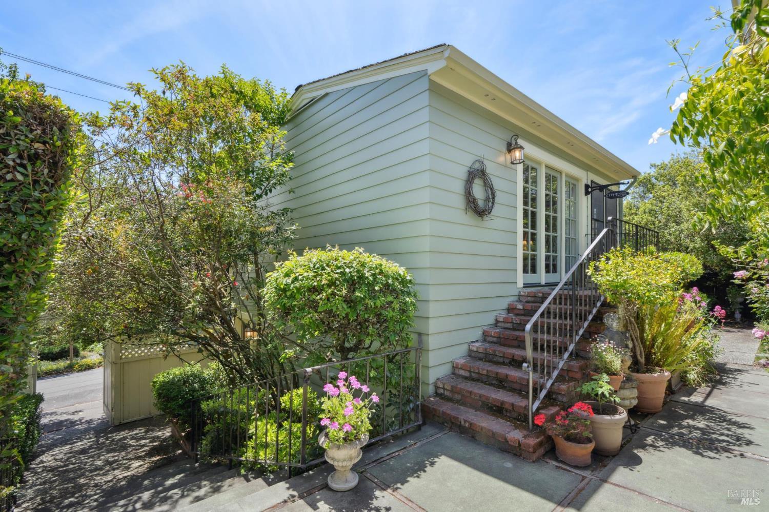 Detail Gallery Image 52 of 75 For 301 Howard St, Petaluma,  CA 94952 - 4 Beds | 3 Baths