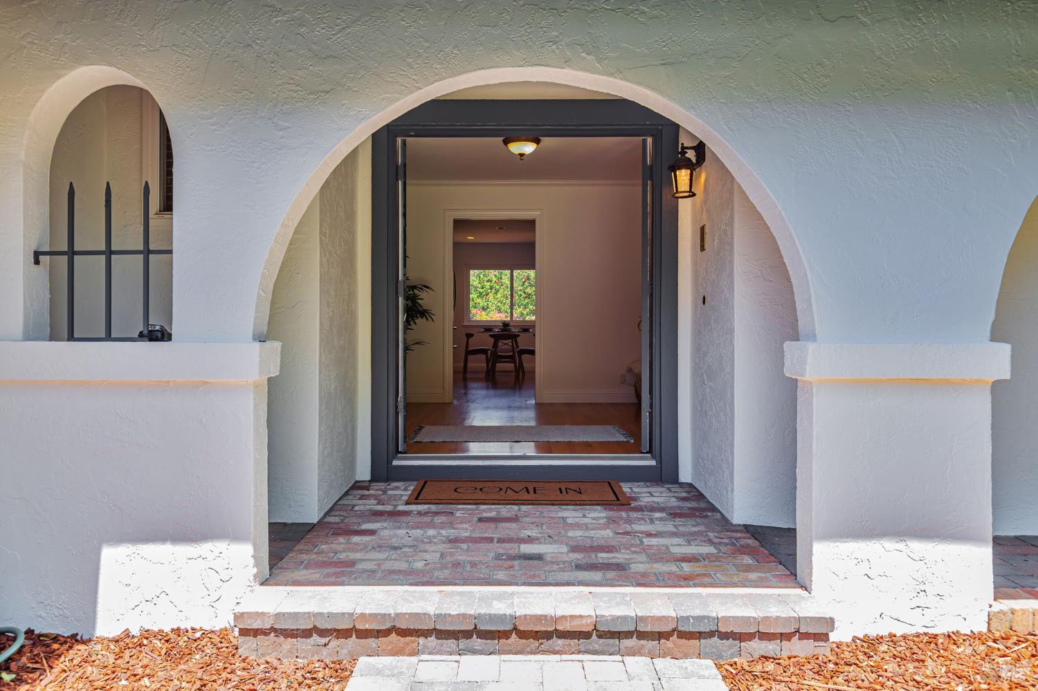 Detail Gallery Image 4 of 29 For 712 Sutro Ave, Novato,  CA 94947 - 3 Beds | 2 Baths