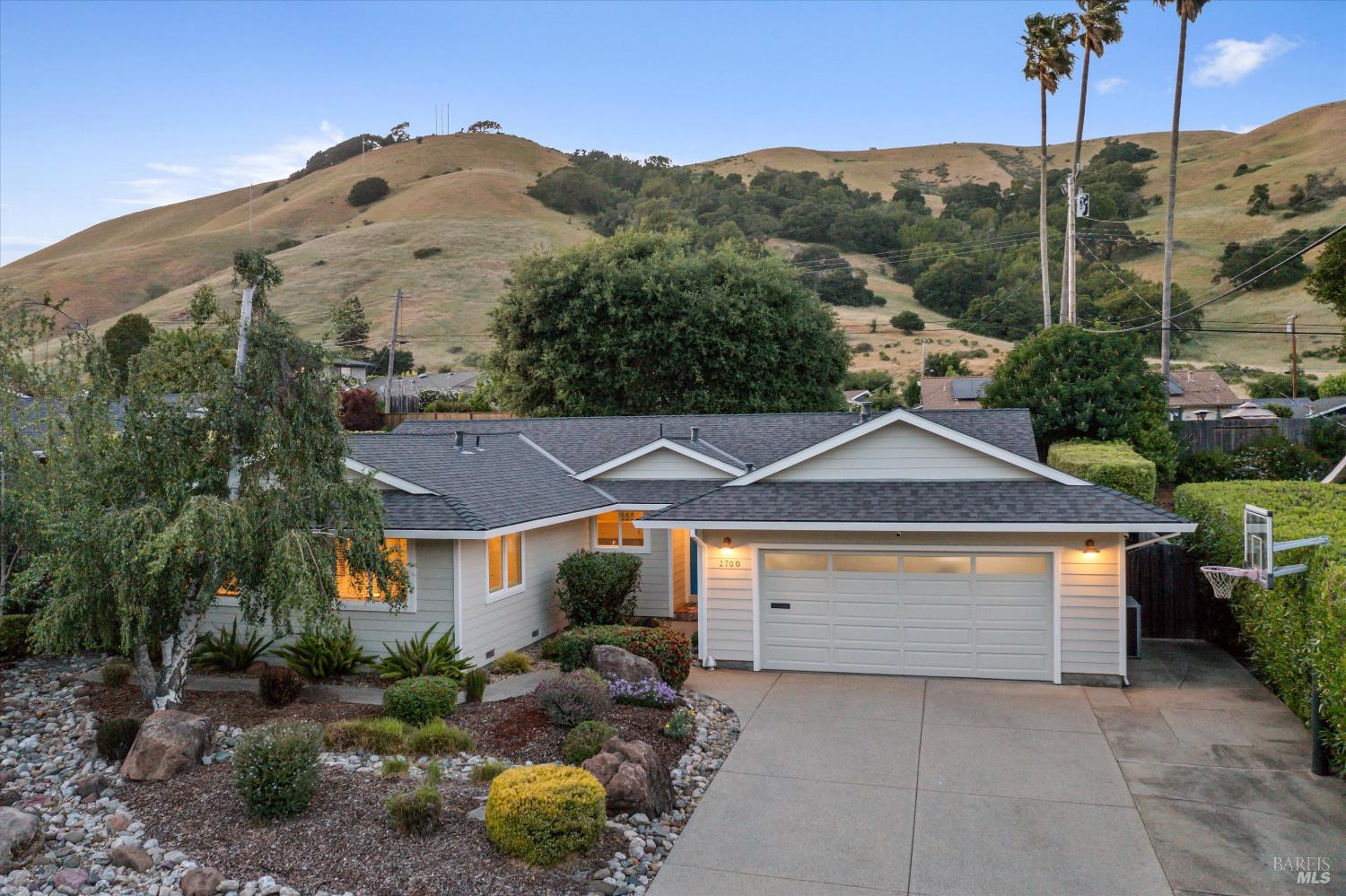 Detail Gallery Image 23 of 56 For 2700 Center Rd, Novato,  CA 94947 - 4 Beds | 3 Baths