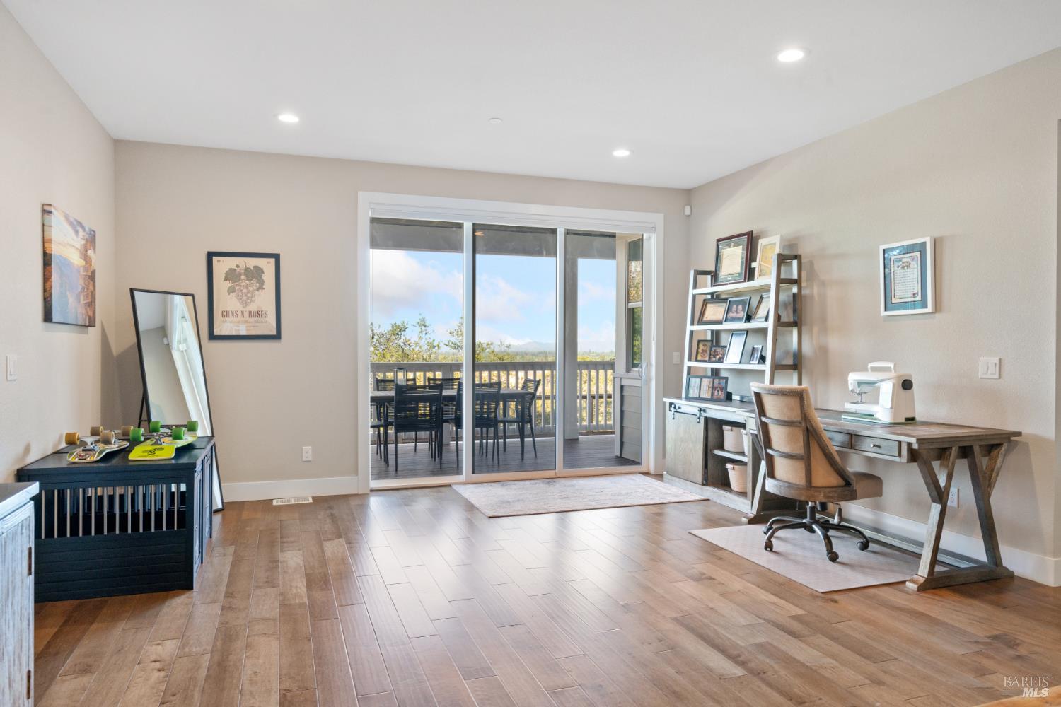 Detail Gallery Image 31 of 62 For 3393 Lake Park Ct, Santa Rosa,  CA 95403 - 5 Beds | 4/1 Baths