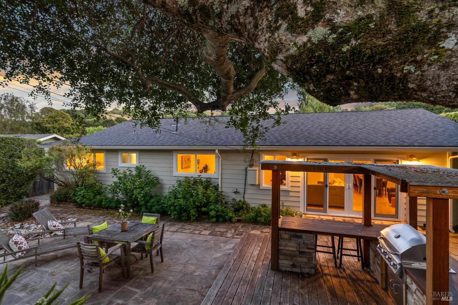 Detail Gallery Image 35 of 56 For 2700 Center Rd, Novato,  CA 94947 - 4 Beds | 3 Baths
