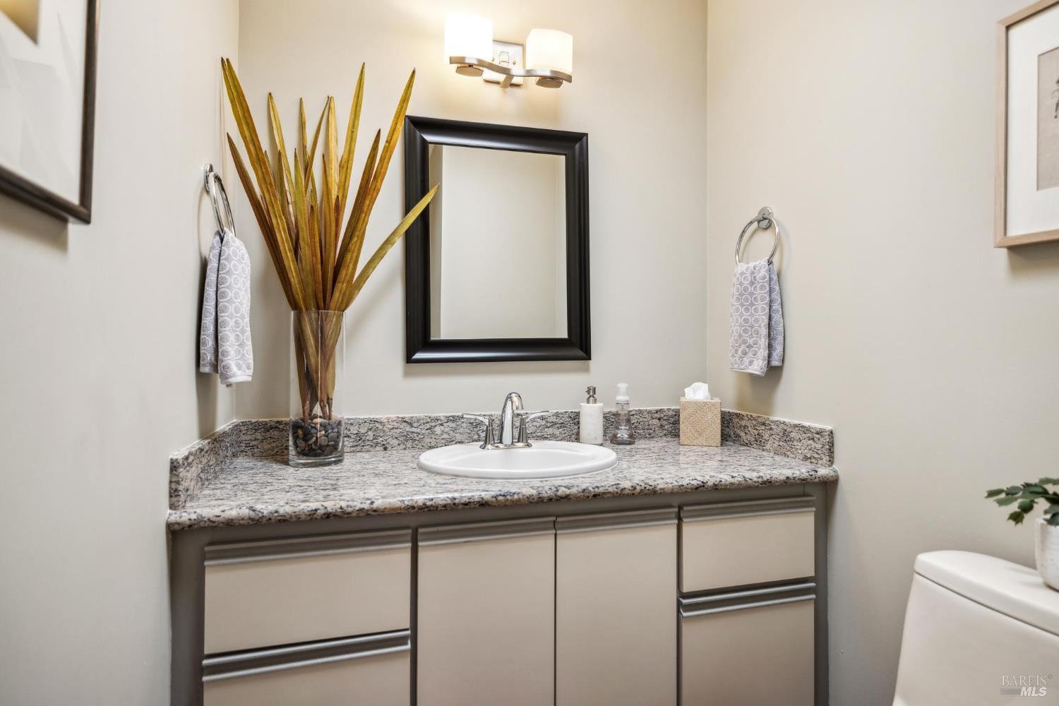 Detail Gallery Image 31 of 57 For 708 Birchwood Ct, San Rafael,  CA 94903 - 5 Beds | 3 Baths