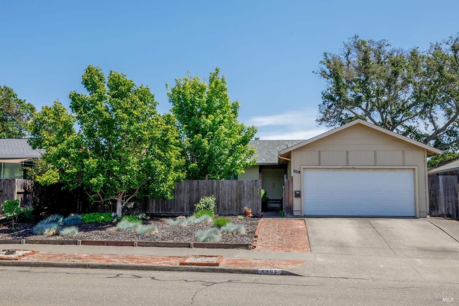 Detail Gallery Image 1 of 18 For 4986 Parkhurst Dr, Santa Rosa,  CA 95409 - 4 Beds | 2 Baths