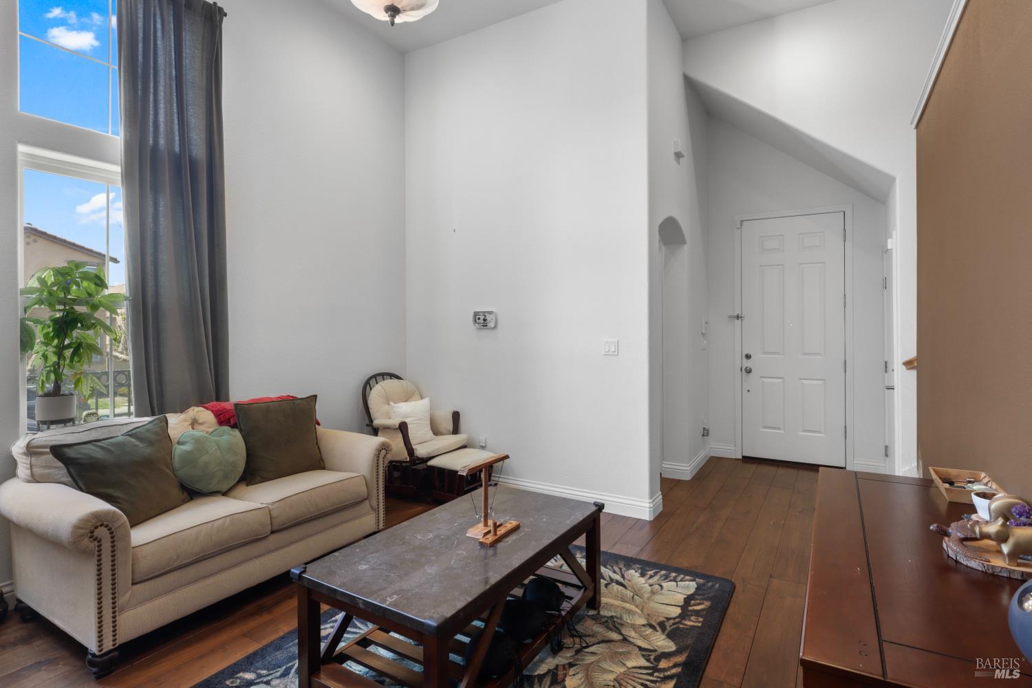 Detail Gallery Image 6 of 34 For 180 San Fernando St, San Pablo,  CA 94806 - 3 Beds | 2/1 Baths