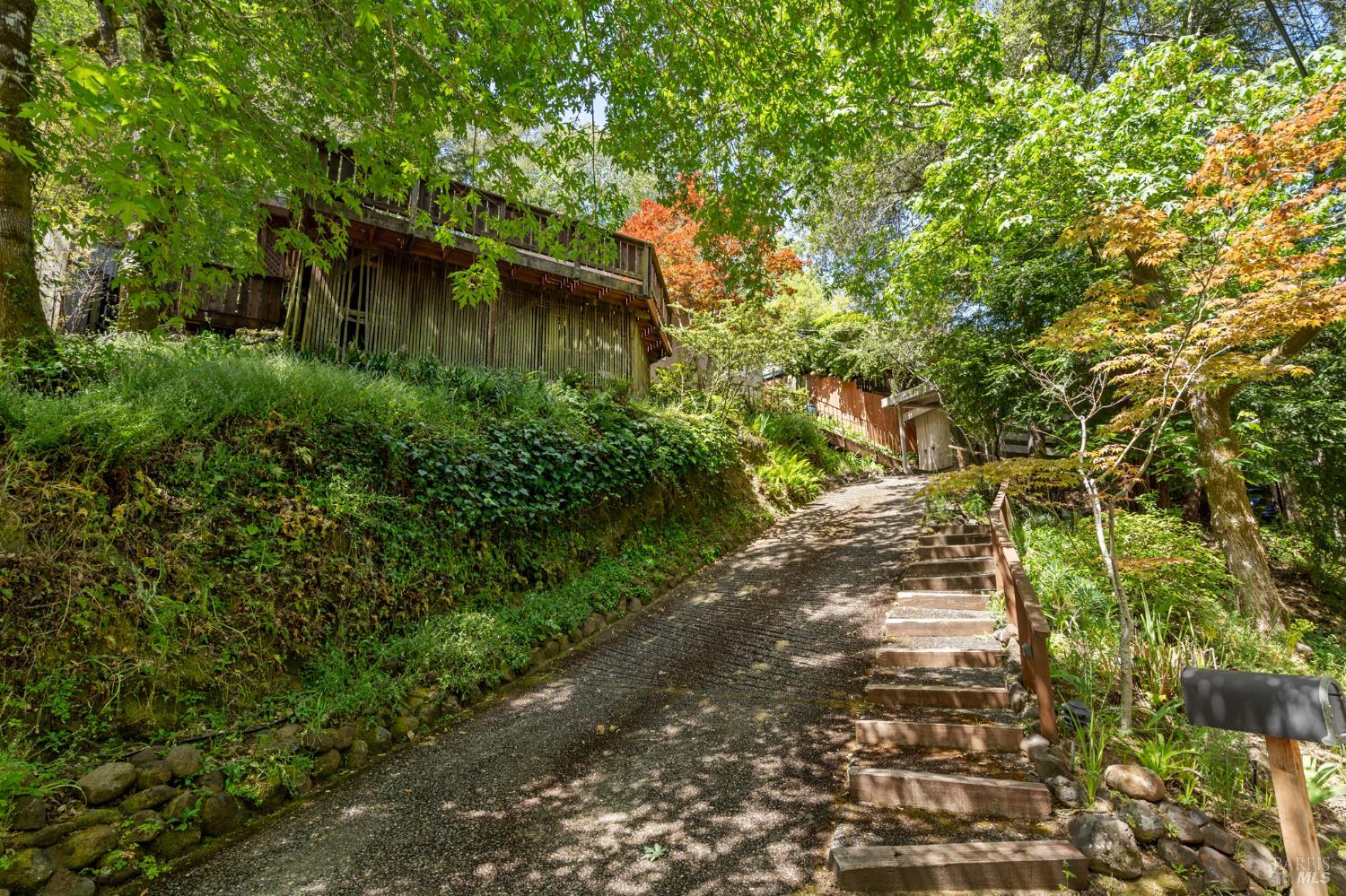 Detail Gallery Image 10 of 26 For 104 Murray Ave, Kentfield,  CA 94904 - 1 Beds | 1 Baths