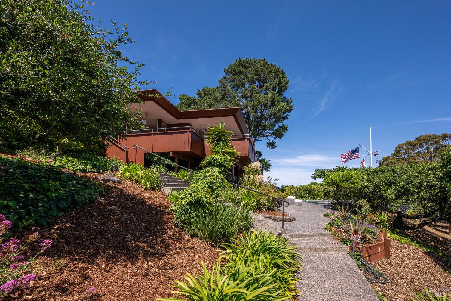 Detail Gallery Image 58 of 83 For 125 Bayview Dr, San Rafael,  CA 94901 - 2 Beds | 3/1 Baths