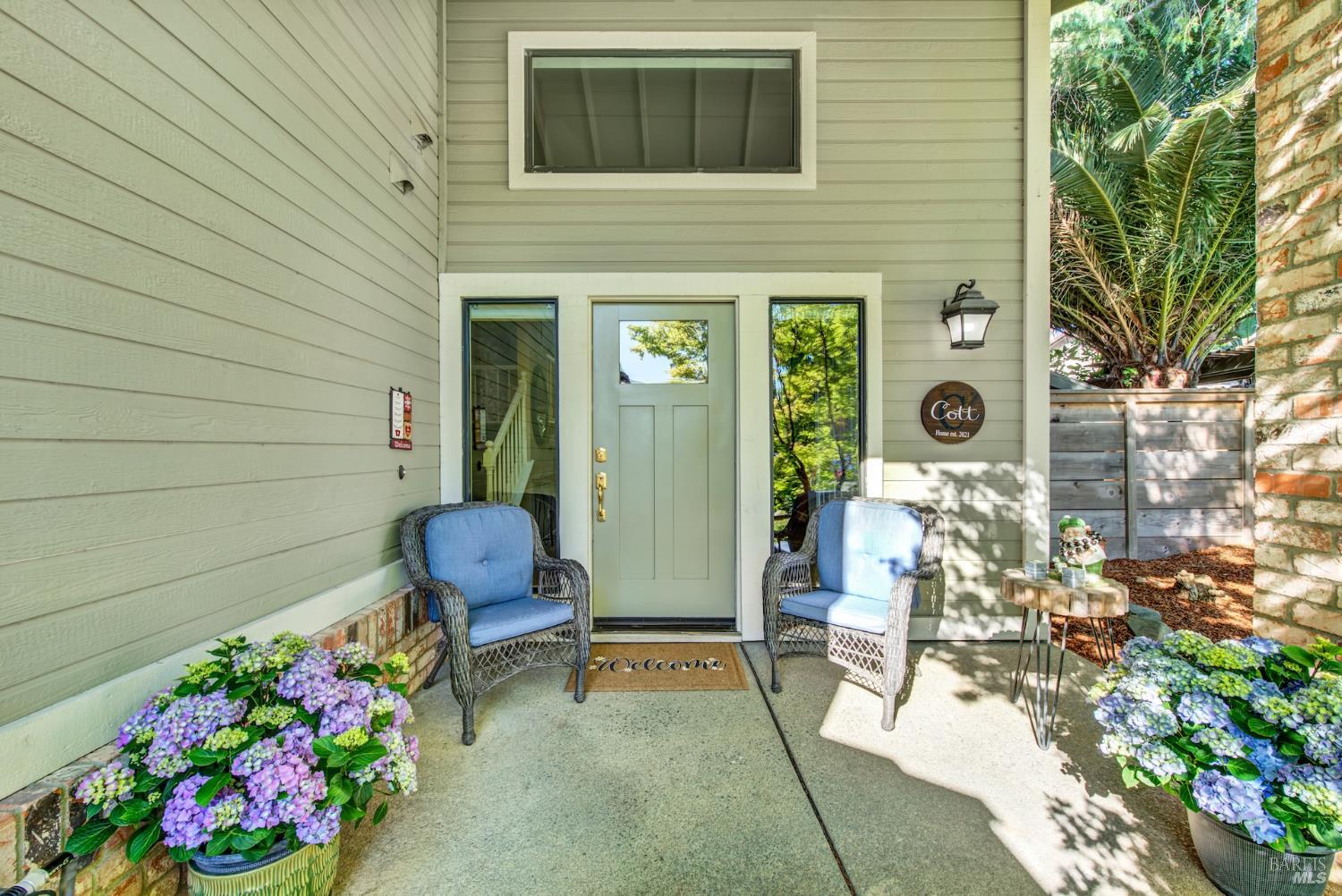 Detail Gallery Image 5 of 46 For 355 Holly Ct, Dixon,  CA 95620 - 3 Beds | 2/1 Baths