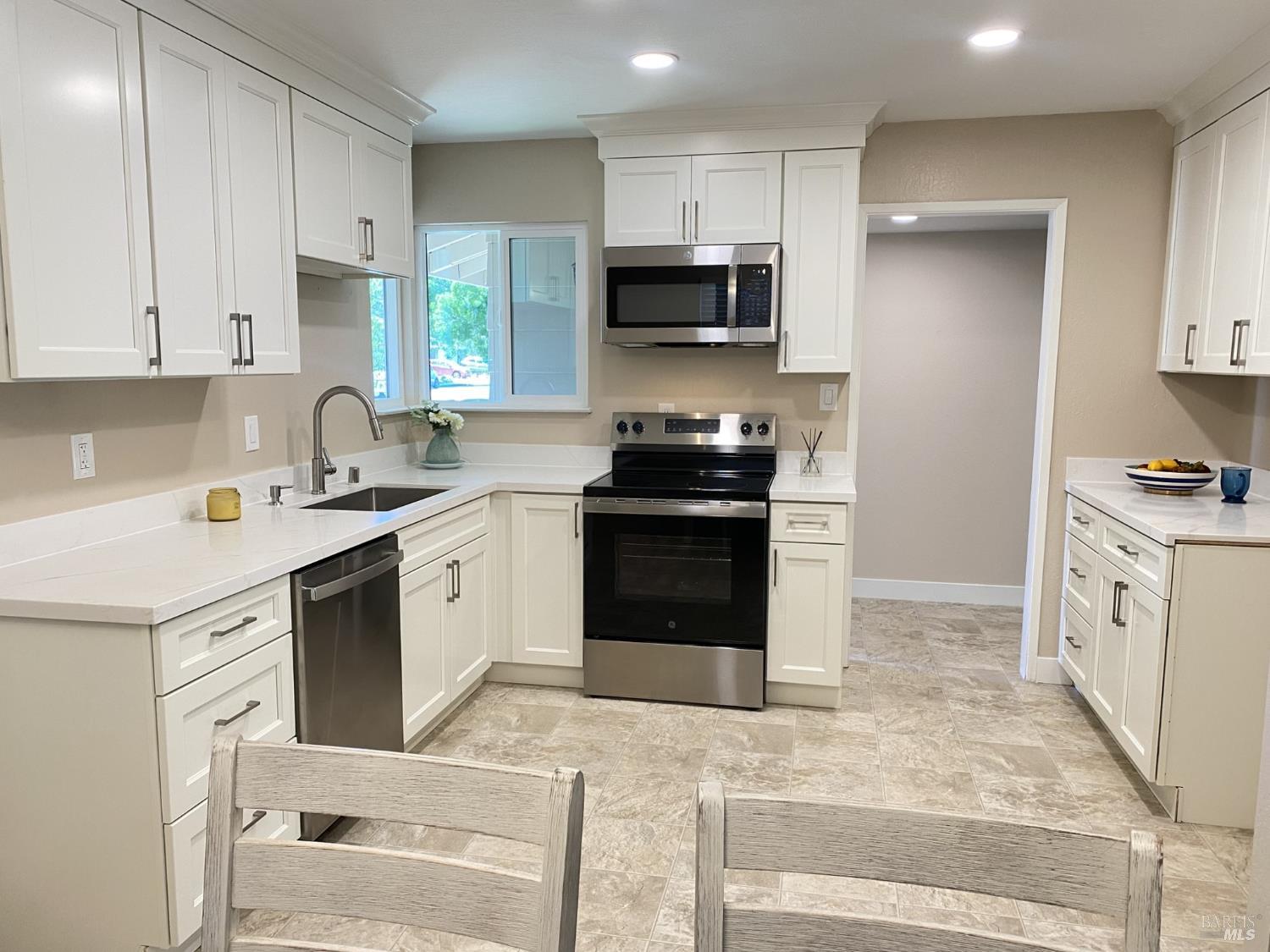 Detail Gallery Image 12 of 39 For 312 Dahlia St, Fairfield,  CA 94533 - 3 Beds | 2 Baths