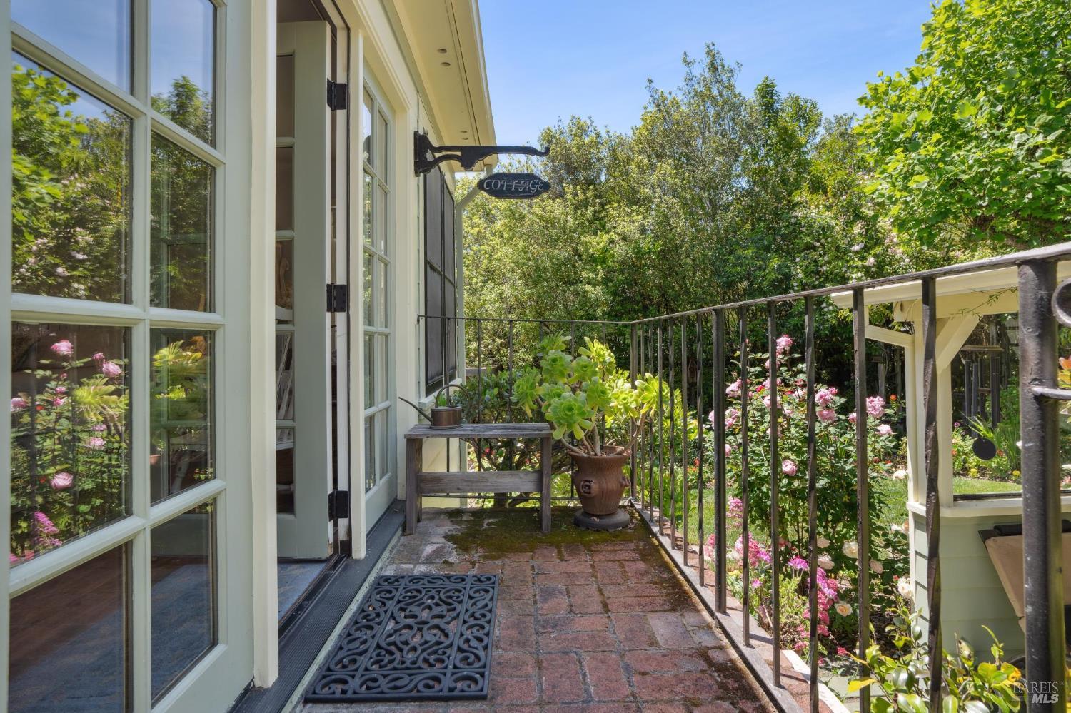 Detail Gallery Image 53 of 75 For 301 Howard St, Petaluma,  CA 94952 - 4 Beds | 3 Baths