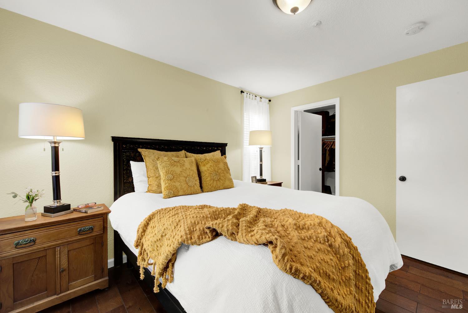 Detail Gallery Image 11 of 31 For 103 Trent Dr, Napa,  CA 94558 - 3 Beds | 2/1 Baths