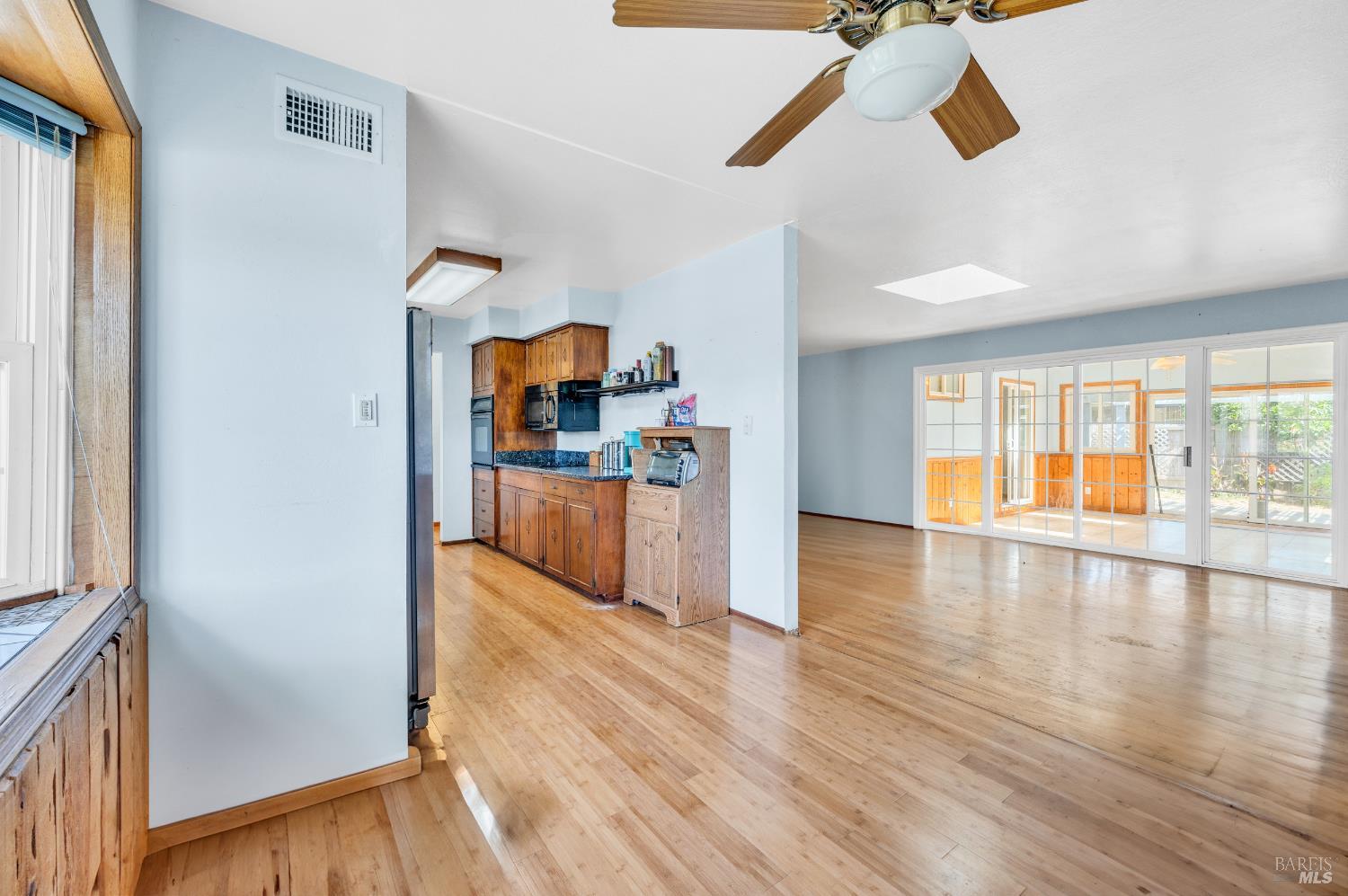 Detail Gallery Image 9 of 30 For 524 Deodara St, Vacaville,  CA 95688 - 3 Beds | 2 Baths