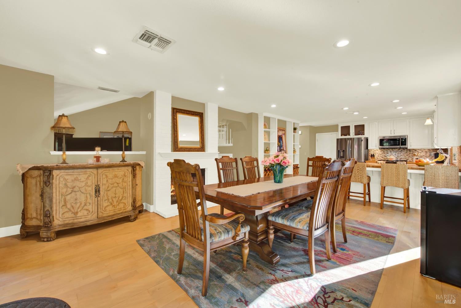 Detail Gallery Image 11 of 46 For 355 Holly Ct, Dixon,  CA 95620 - 3 Beds | 2/1 Baths