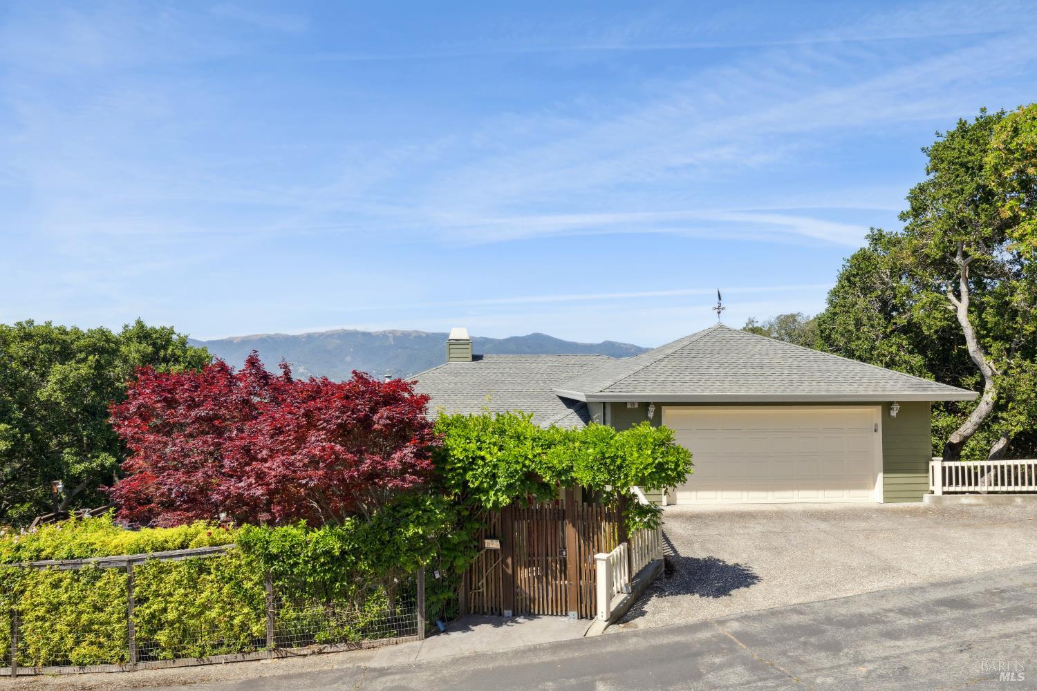 Detail Gallery Image 1 of 37 For 15 Upland Ln, Novato,  CA 94945 - 4 Beds | 3/1 Baths