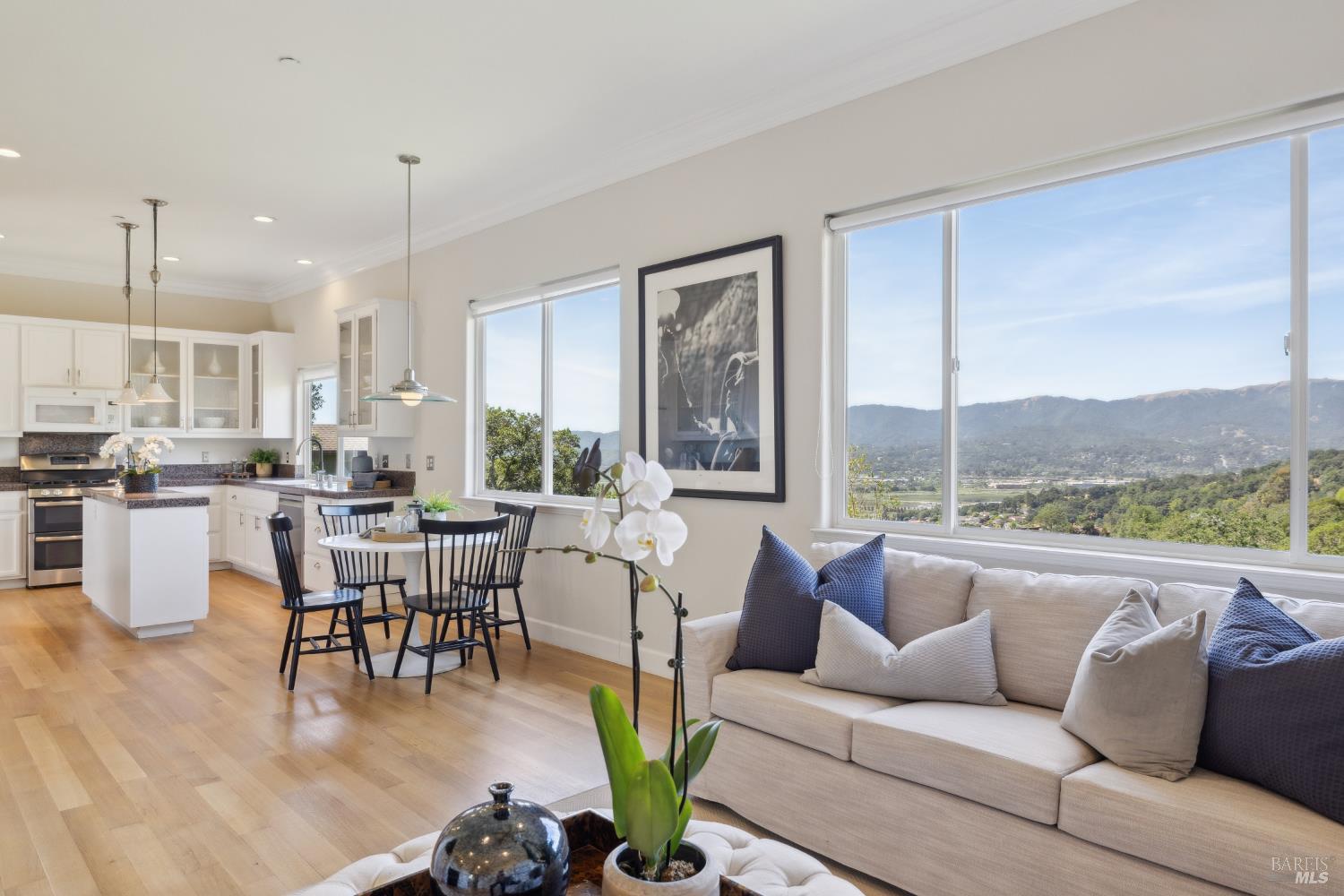 Detail Gallery Image 16 of 37 For 15 Upland Ln, Novato,  CA 94945 - 4 Beds | 3/1 Baths
