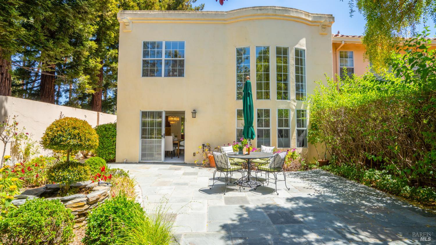 Detail Gallery Image 2 of 57 For 1205 Cuernavaca Circulo Unkn, Mountain View,  CA 94040 - 3 Beds | 3 Baths