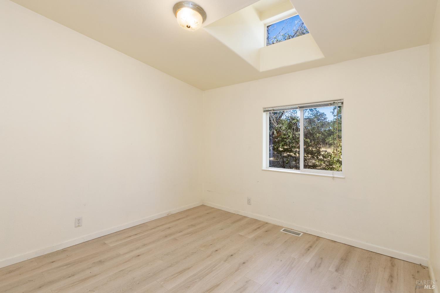 Detail Gallery Image 22 of 56 For 1409 W State Highway 20 Hwy, Upper Lake,  CA 95485 - 3 Beds | 2 Baths