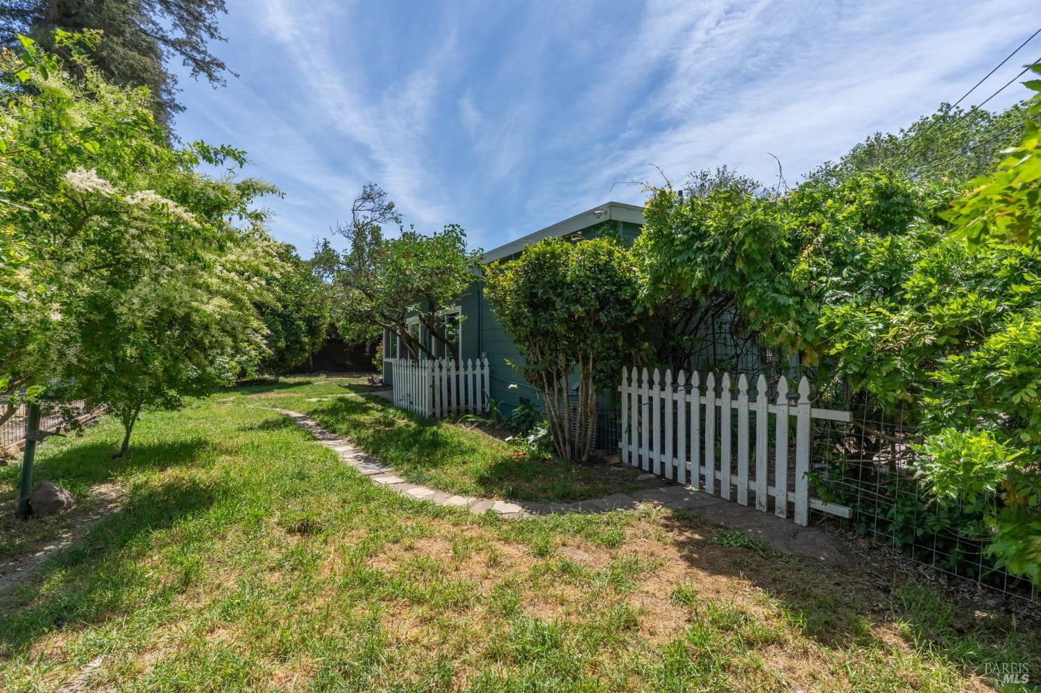 Detail Gallery Image 28 of 43 For 3120 Hermosa Dr, Napa,  CA 94558 - 4 Beds | 2 Baths