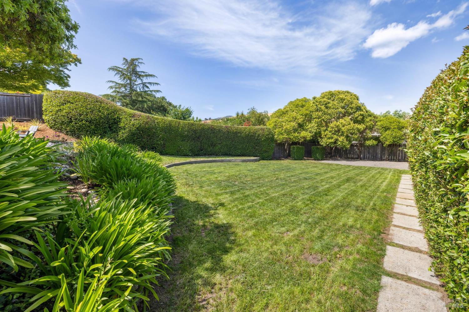 Detail Gallery Image 42 of 57 For 708 Birchwood Ct, San Rafael,  CA 94903 - 5 Beds | 3 Baths