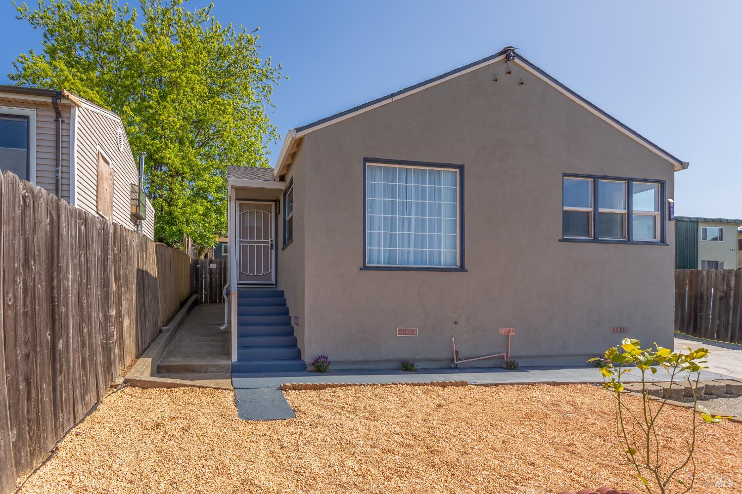 Detail Gallery Image 3 of 43 For 948 Benicia Rd, Vallejo,  CA 94591 - 2 Beds | 1 Baths