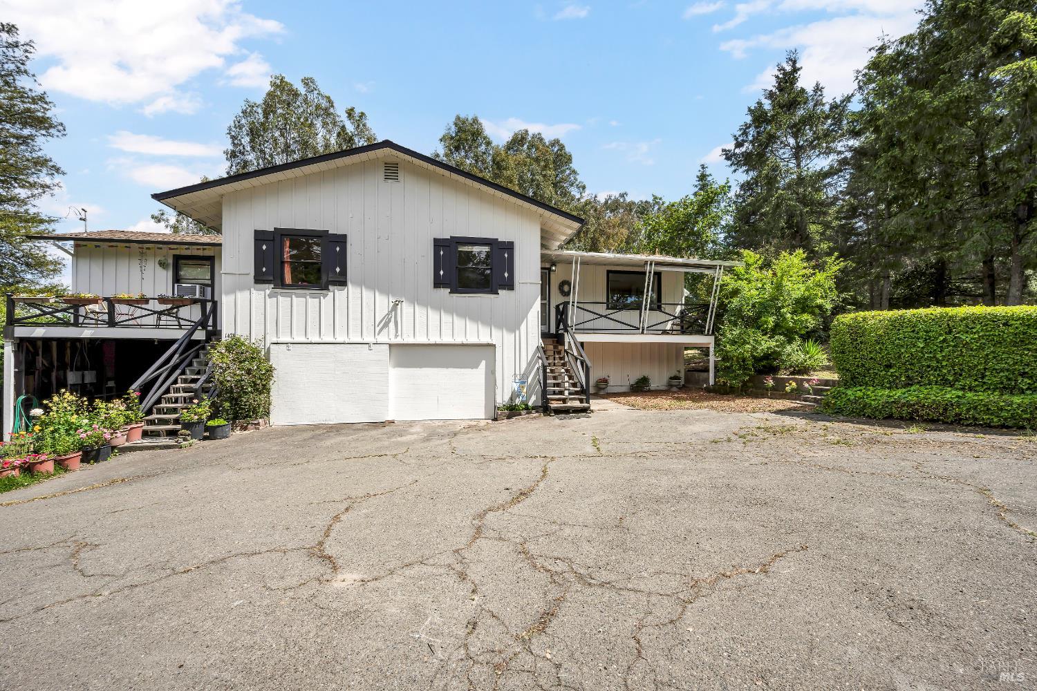 Detail Gallery Image 32 of 66 For 1466 Cooper Rd, Sebastopol,  CA 95472 - 6 Beds | 5/1 Baths