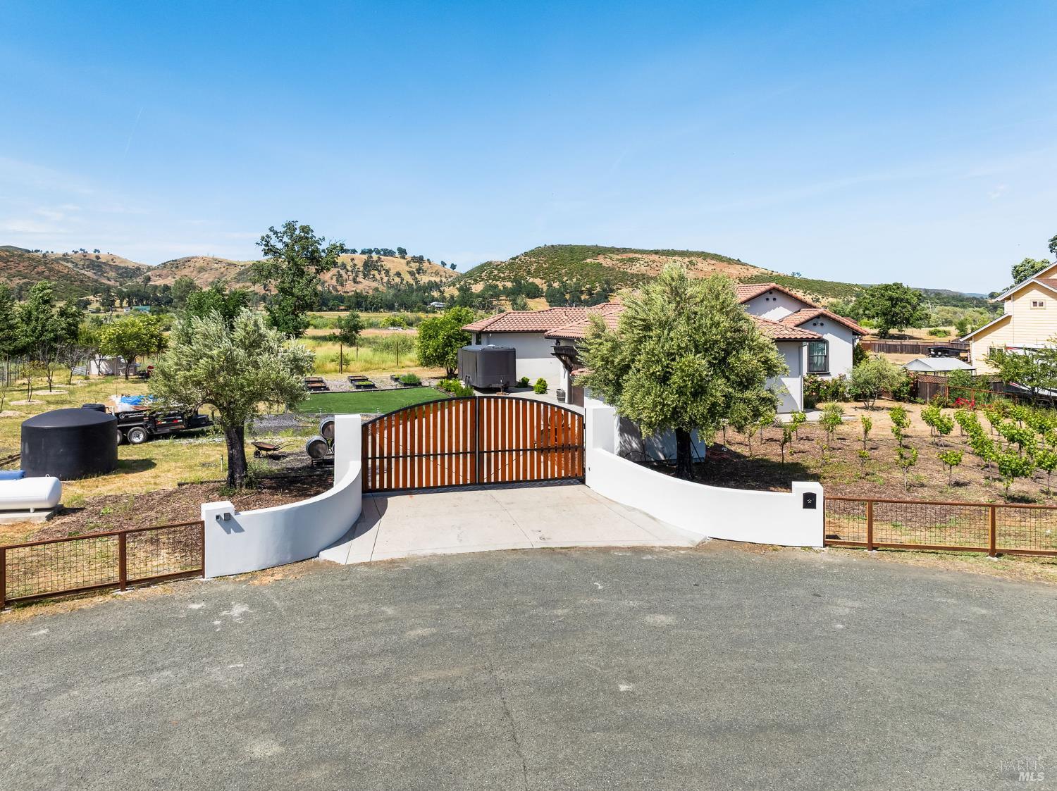 Detail Gallery Image 2 of 45 For 15350 Mustang Ct, Middletown,  CA 95461 - 3 Beds | 2 Baths