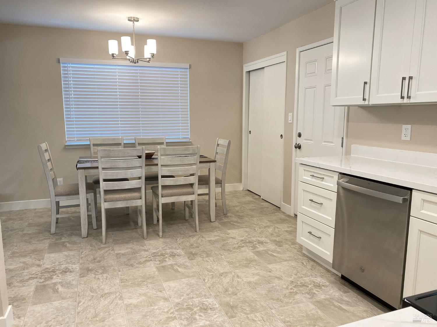 Detail Gallery Image 14 of 39 For 312 Dahlia St, Fairfield,  CA 94533 - 3 Beds | 2 Baths