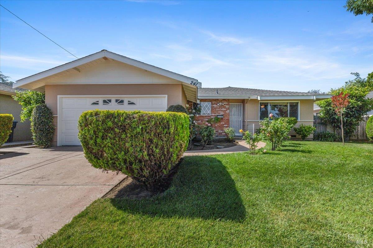 Detail Gallery Image 2 of 24 For 241 Camellia St, Fairfield,  CA 94533 - 3 Beds | 2 Baths