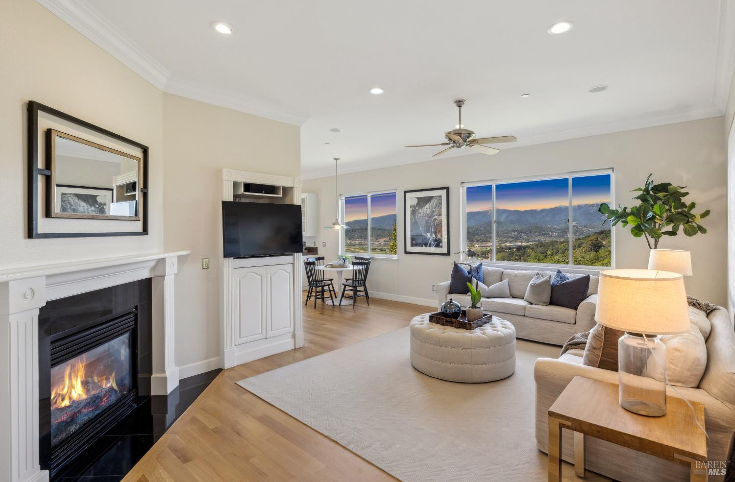 Detail Gallery Image 7 of 37 For 15 Upland Ln, Novato,  CA 94945 - 4 Beds | 3/1 Baths