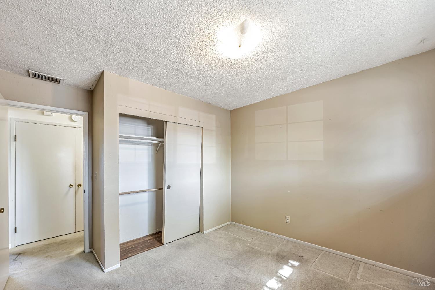 Detail Gallery Image 19 of 44 For 2711 Iroquois St, Santa Rosa,  CA 95403 - 3 Beds | 2 Baths