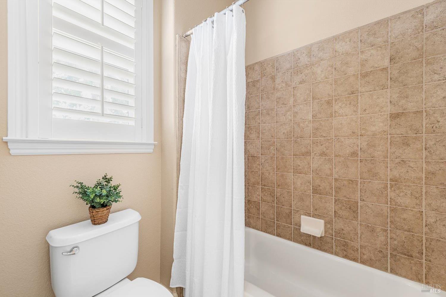 Detail Gallery Image 70 of 99 For 201 Red Pheasant Dr, Vacaville,  CA 95687 - 5 Beds | 3/1 Baths