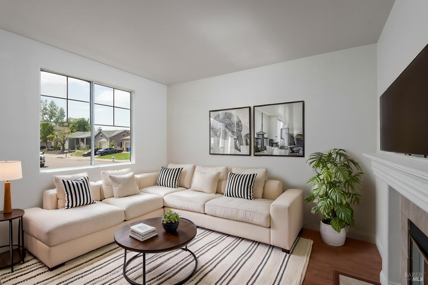 Detail Gallery Image 15 of 37 For 1931 Goldpan Way, Santa Rosa,  CA 95407 - 3 Beds | 2/1 Baths