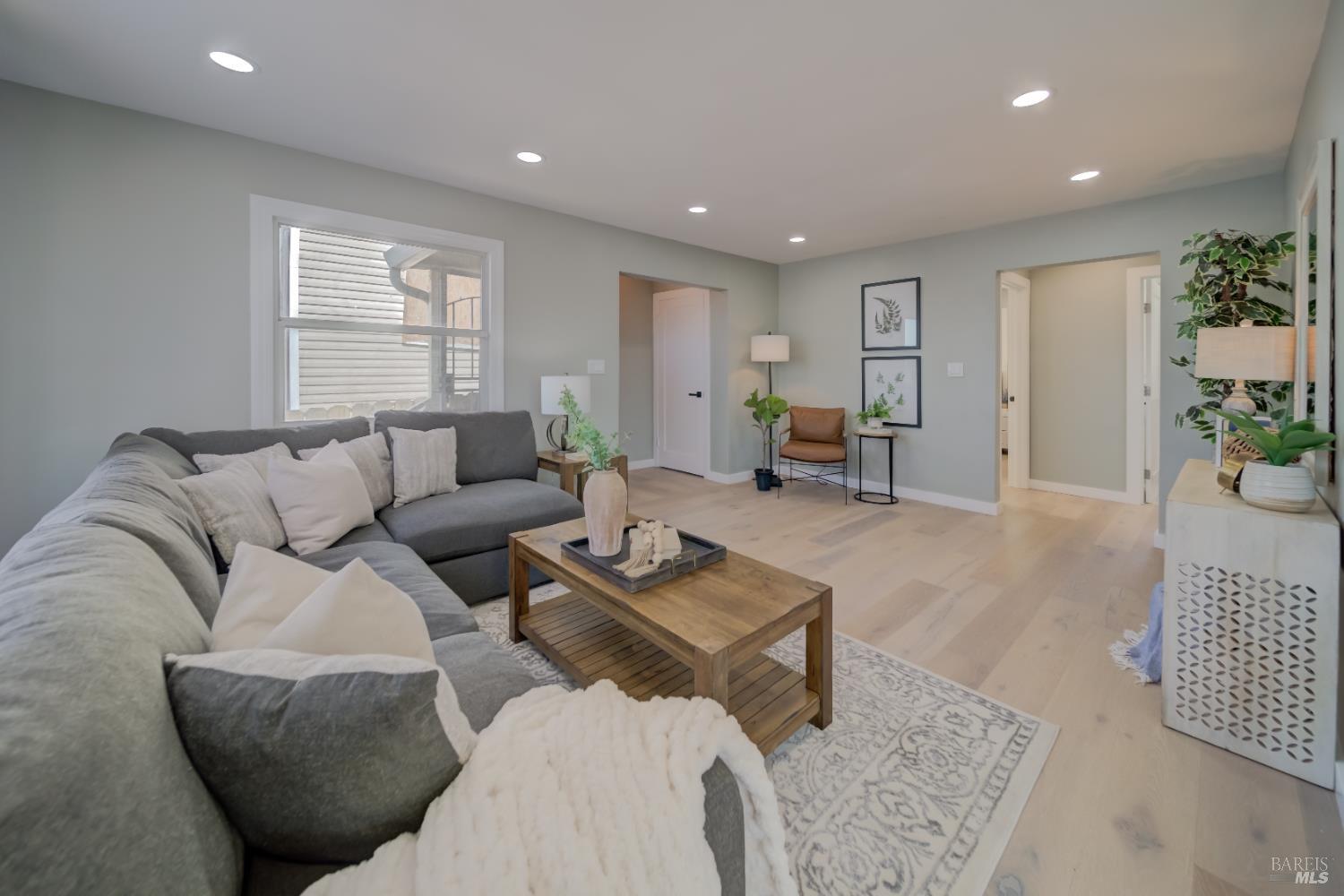 Detail Gallery Image 10 of 43 For 948 Benicia Rd, Vallejo,  CA 94591 - 2 Beds | 1 Baths
