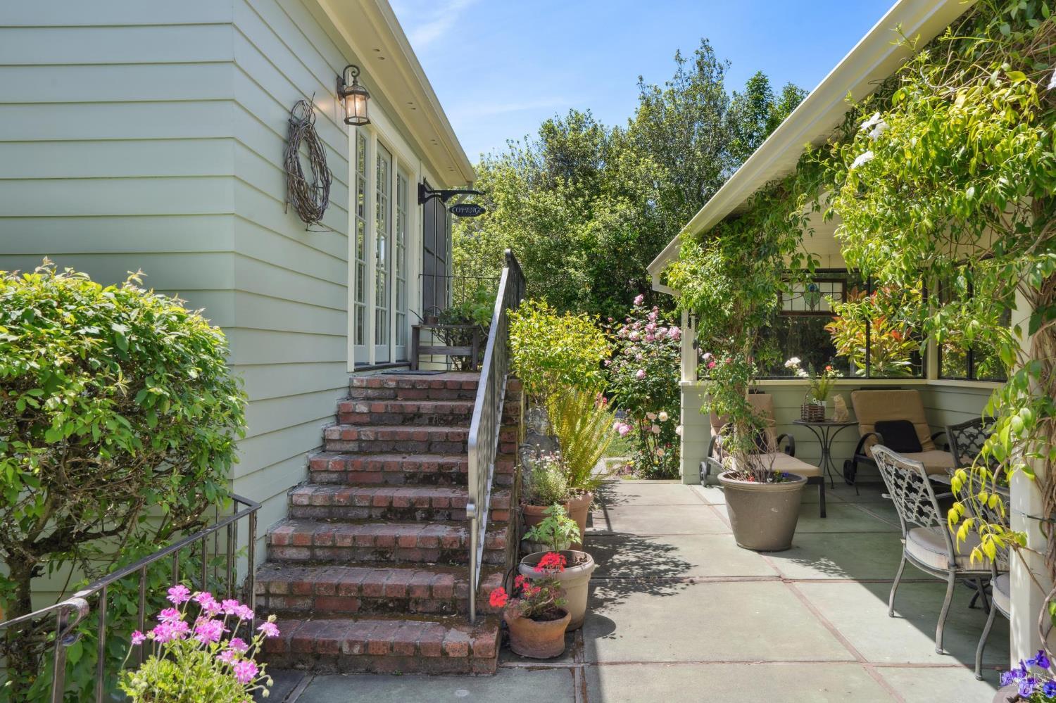 Detail Gallery Image 34 of 75 For 301 Howard St, Petaluma,  CA 94952 - 4 Beds | 3 Baths