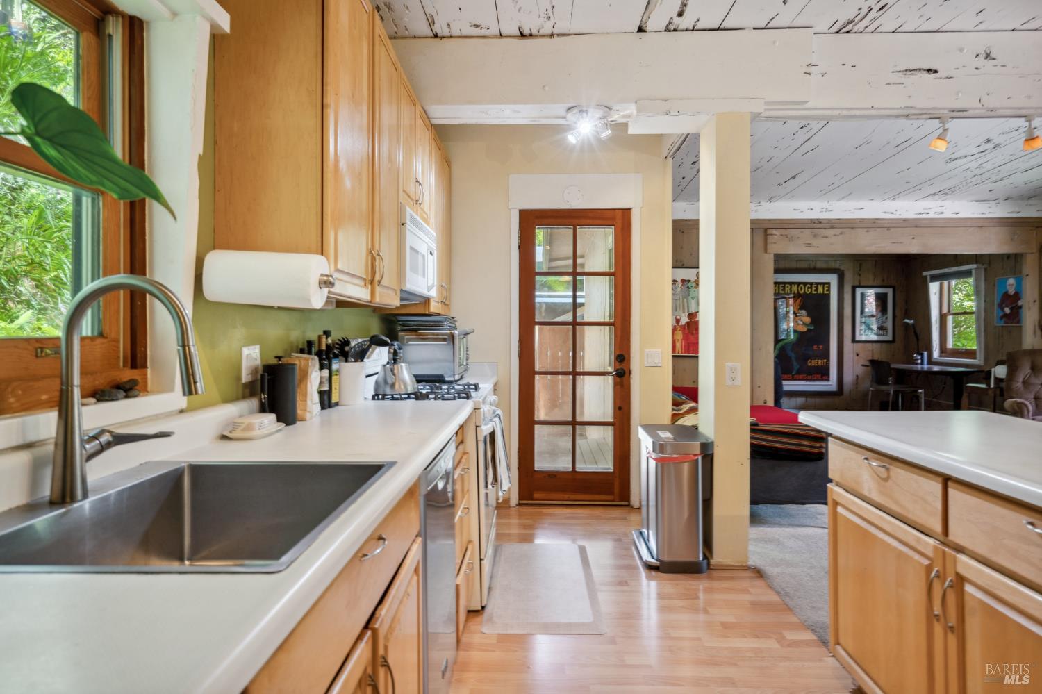 Detail Gallery Image 22 of 26 For 104 Murray Ave, Kentfield,  CA 94904 - 1 Beds | 1 Baths