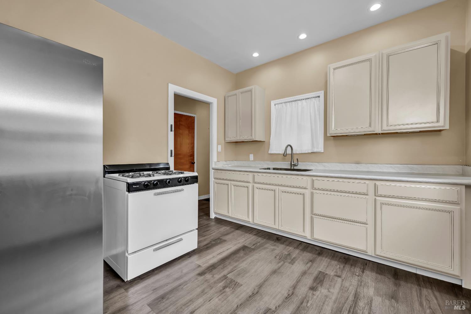 Detail Gallery Image 43 of 66 For 1466 Cooper Rd, Sebastopol,  CA 95472 - 6 Beds | 5/1 Baths