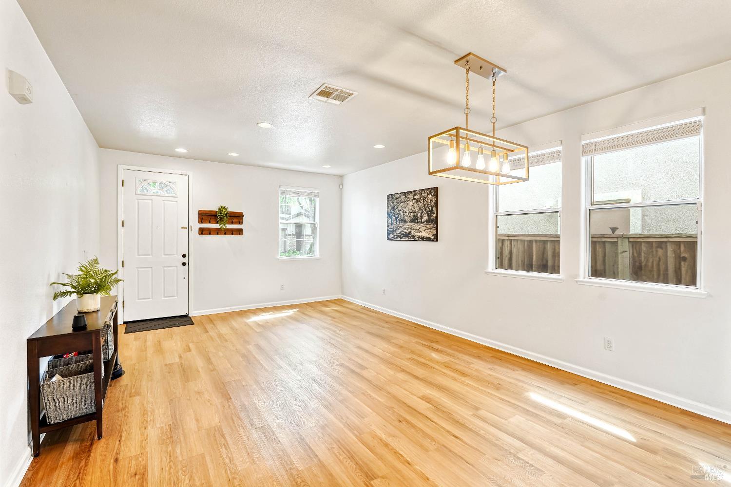 Detail Gallery Image 8 of 58 For 505 Vintage Springs Ct, Fairfield,  CA 94534 - 3 Beds | 2/1 Baths