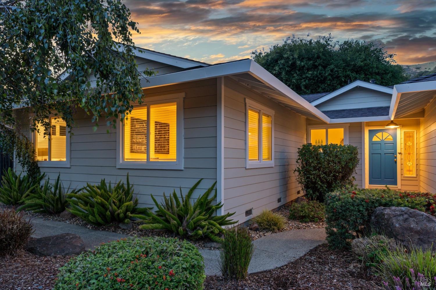 Detail Gallery Image 3 of 56 For 2700 Center Rd, Novato,  CA 94947 - 4 Beds | 3 Baths