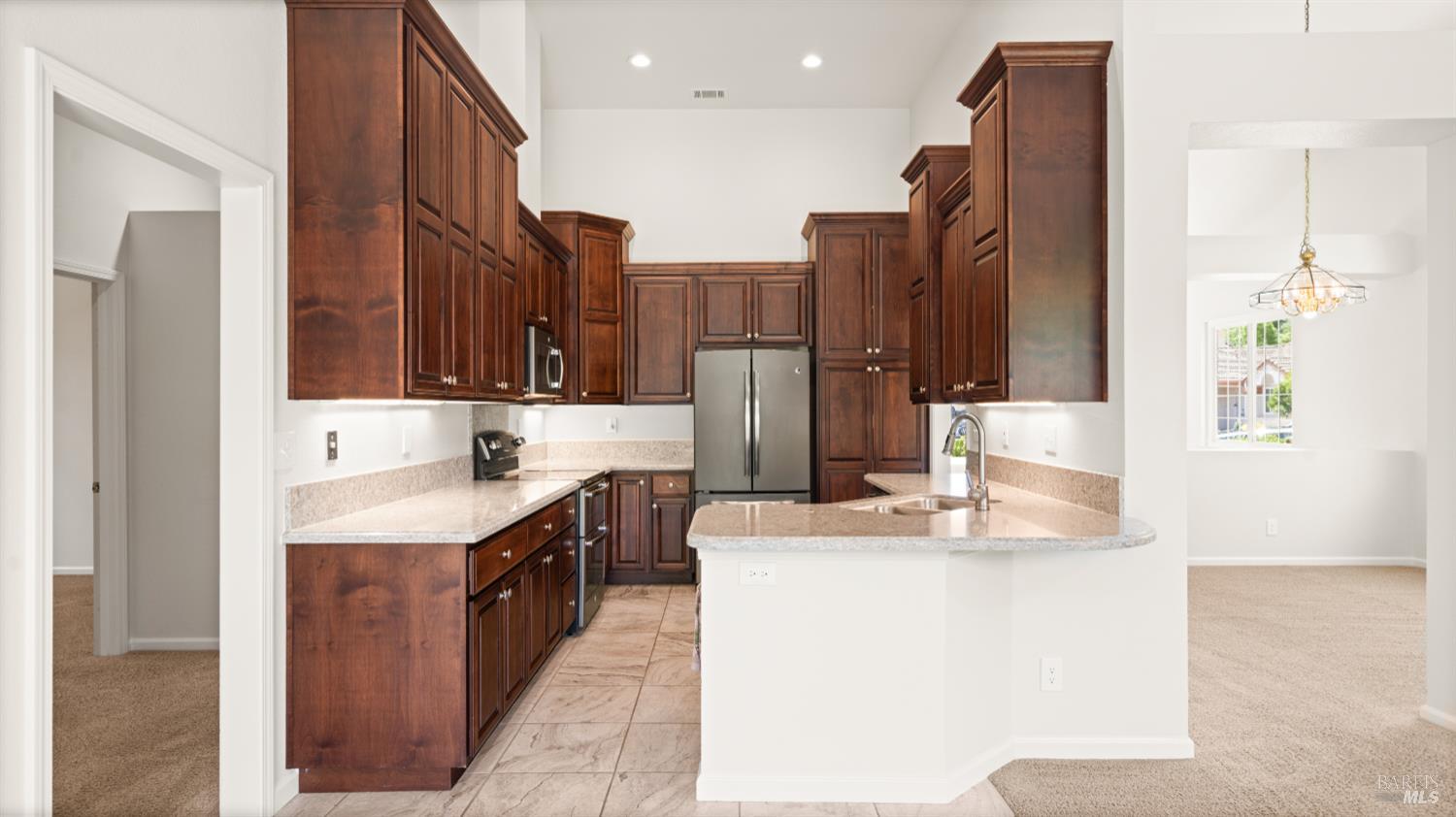 Detail Gallery Image 15 of 35 For 667 Laurelwood Cir, Vacaville,  CA 95687 - 3 Beds | 2 Baths