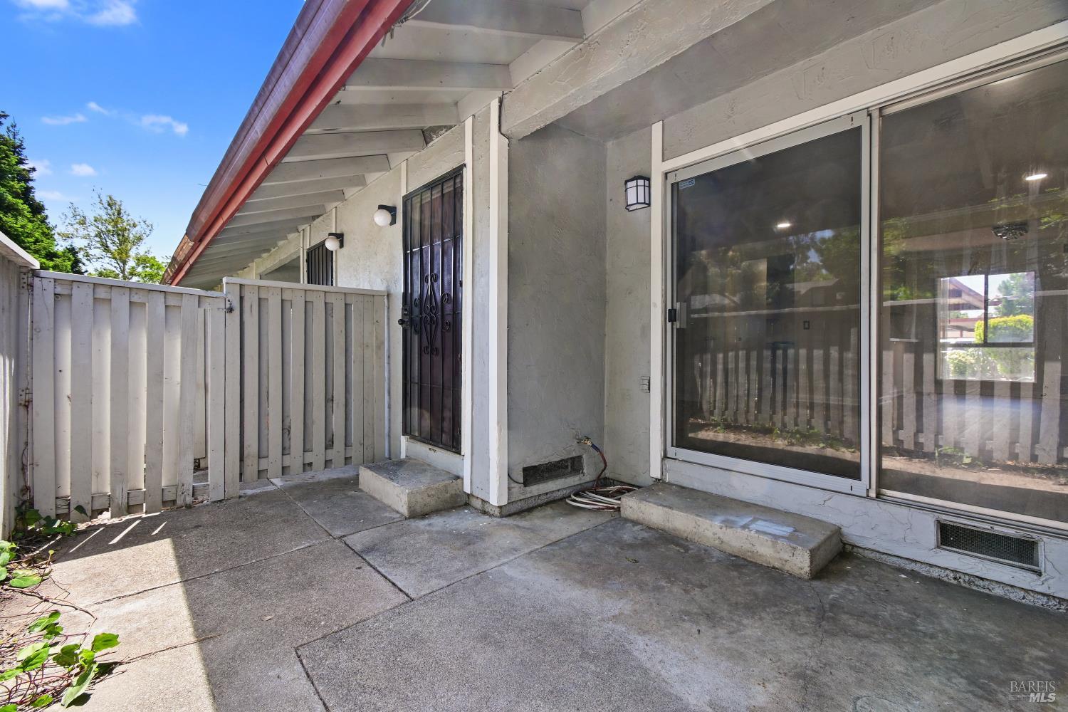 Detail Gallery Image 4 of 32 For 23 Villa Ct, Fairfield,  CA 94533 - 2 Beds | 1/1 Baths
