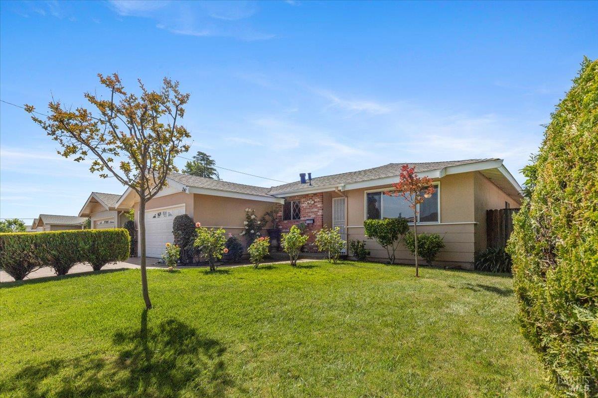 Detail Gallery Image 1 of 24 For 241 Camellia St, Fairfield,  CA 94533 - 3 Beds | 2 Baths