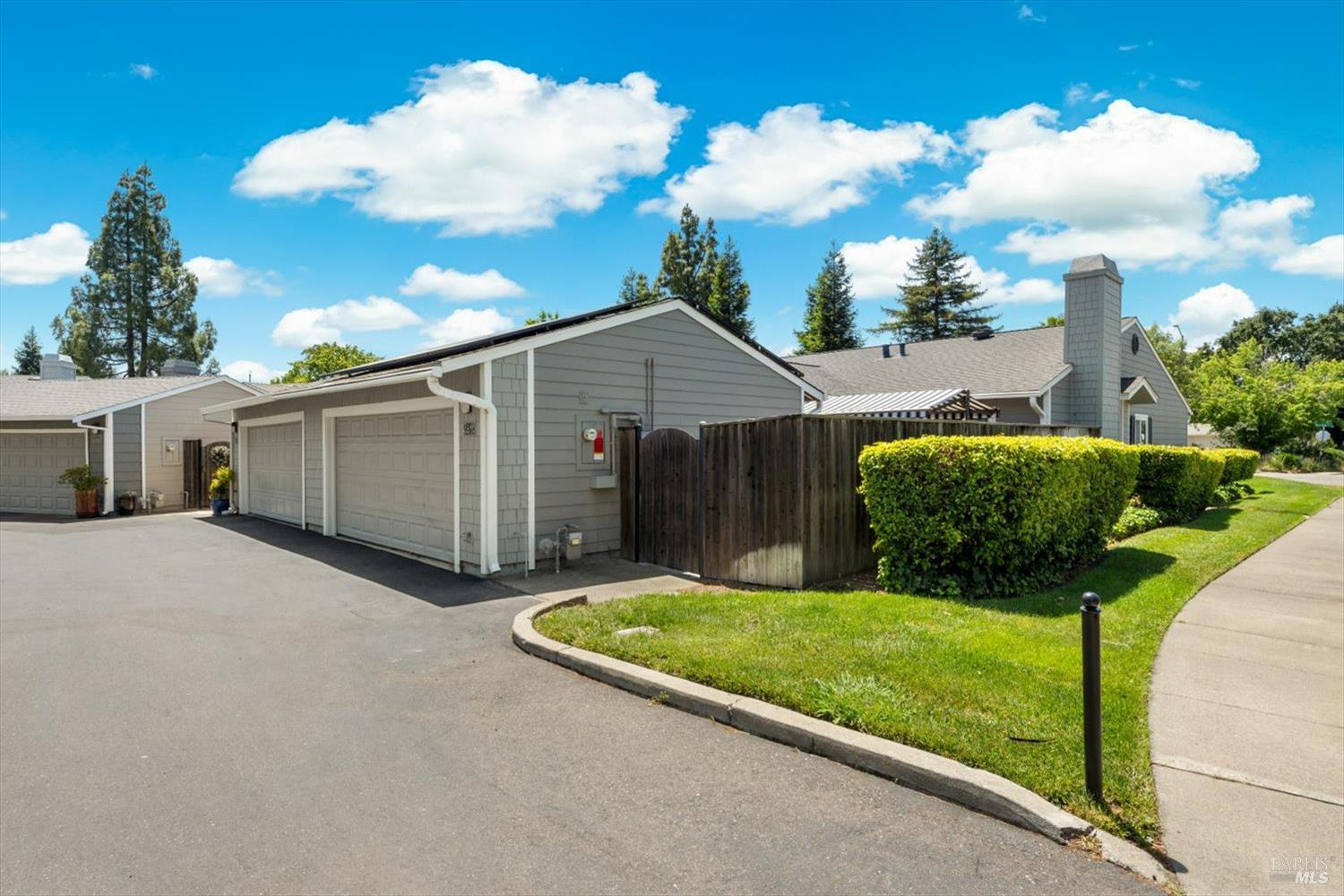 Detail Gallery Image 32 of 35 For 2648 Nut Tree Rd, Vacaville,  CA 95687 - 3 Beds | 2 Baths