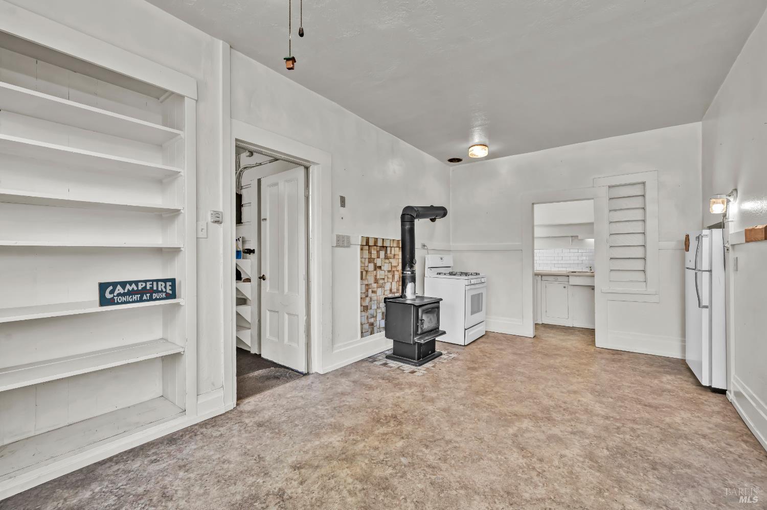 Detail Gallery Image 19 of 66 For 1466 Cooper Rd, Sebastopol,  CA 95472 - 6 Beds | 5/1 Baths