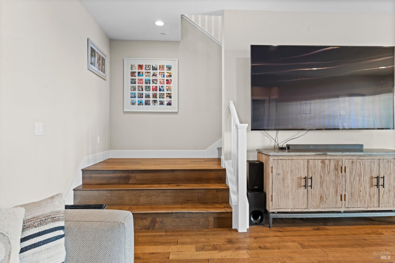 Detail Gallery Image 27 of 62 For 3393 Lake Park Ct, Santa Rosa,  CA 95403 - 5 Beds | 4/1 Baths